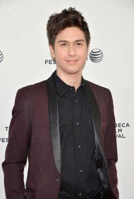 Nat Wolff Boy Kilo Beden Olculeri Yas Biyografi Wiki