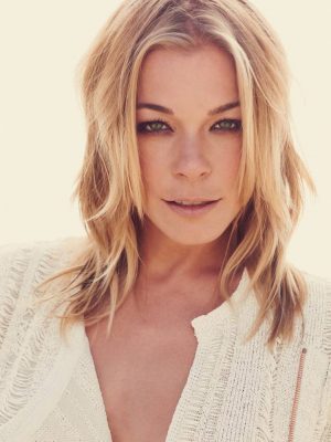 LeAnn Rimes: conheça a biografia e sucessos da cantora country 