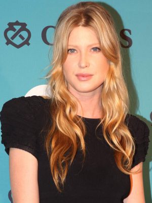 Emma Booth • Height, Weight, Size, Body Measurements, Biography, Wiki, Age