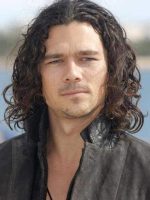 Luke Arnold