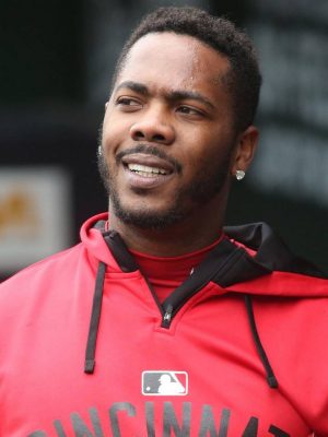 Aroldis Chapman Height, Weight, Age, Girlfriend, Family, Facts