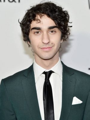 Alex Wolff Boy Kilo Beden Olculeri Yas Biyografi Wiki