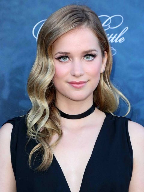 Elizabeth Lail • Height Weight Size Body Measurements Biography