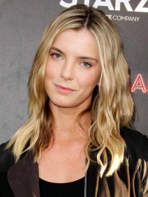Betty Gilpin Height Weight Size Body Measurements Biography Wiki Age