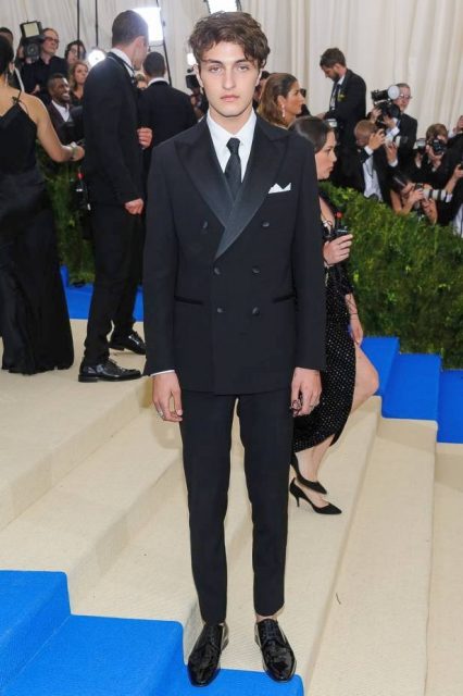 Anwar Hadid