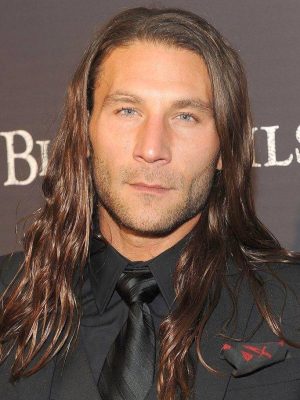 Zach McGowan • Height, Weight, Size, Body Measurements, Biography, Wiki ...