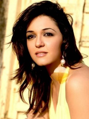 Nauheed Cyrusi
