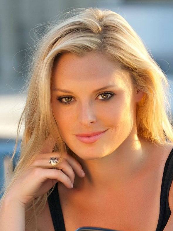 Cristy Lee • Estatura (altura), Peso, Medidas, Edad, Biografía, Wiki