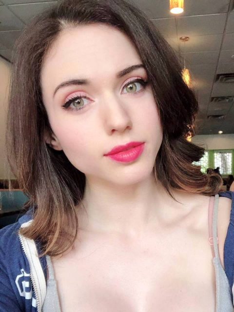 Amouranth Kaitlyn Siragusa Height Weight Size Body Measurements Biography Wiki Age