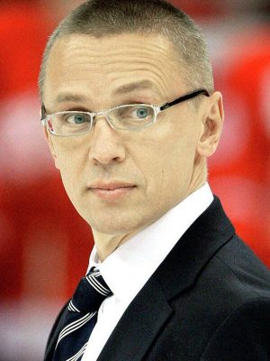 Igor Larionov • Estatura (altura), Peso, Medidas, Edad, Biografía, Wiki