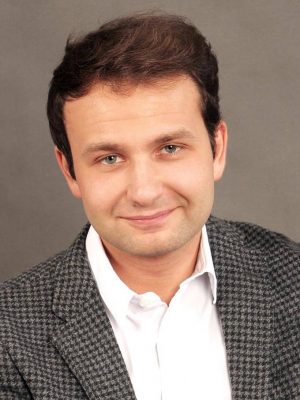 Игорь Колесников