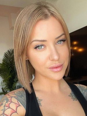 Bedard boobs laurence Tattoo model