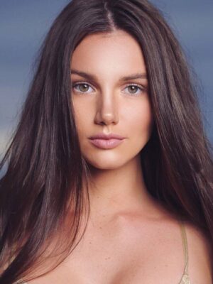 Hailey Outland