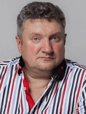 Олег Комаров