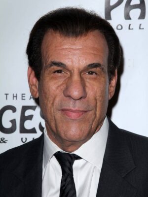 Robert Davi • Height, Weight, Size, Body Measurements, Biography, Wiki, Age