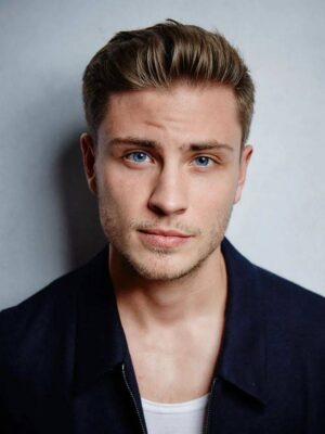 Jannik Schümann