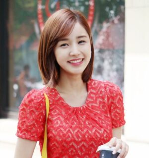 Yoon Jin Yi