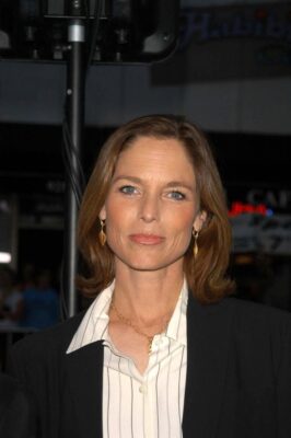 Kelly Curtis