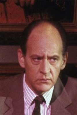 Earl Boen