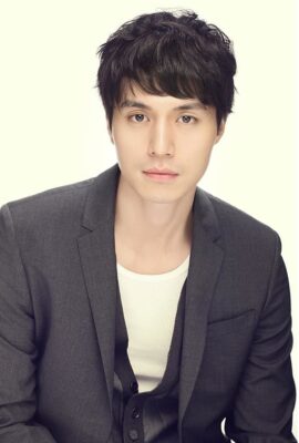 Lee Dong Wook • Height, Weight, Size, Body Measurements, Biography ...