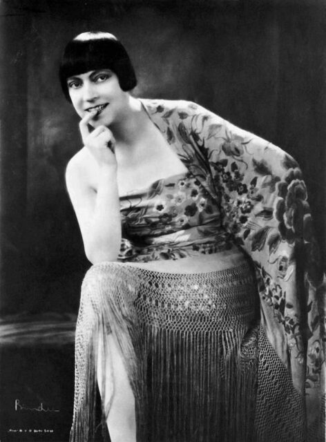 Аста Нильсен