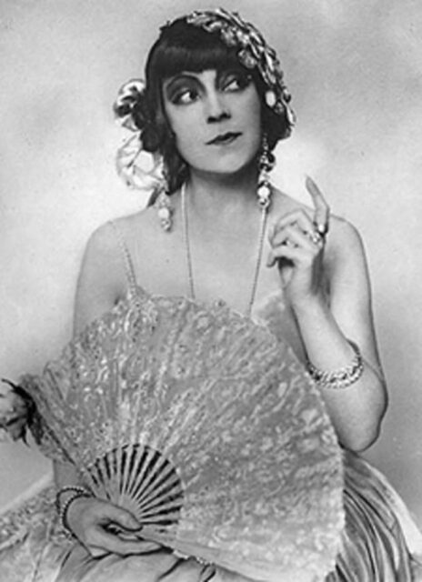 Аста Нильсен